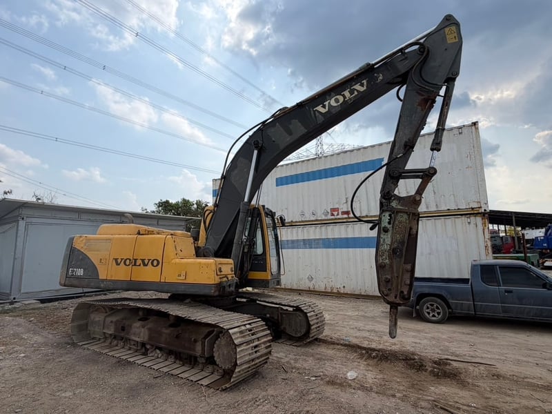 ขาย 650,000 รถแบคโฮติดหัวเจาะ VOLVO EC210B PRIME เล่มทะเบียน พร้อมหัวเจาะ ไฟฟ้าครบ เครื่องดี ปั้มแรง เอวดีช่วงล่างสวย สภาพพร้อมใช้งาน จดทะเบียนปี 63 