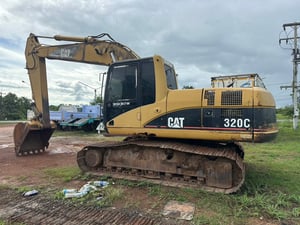 ขาย 490,000 CAT 320 C เล่มทะเบียน ไฟฟ้าครบ เครื่องดี ปั้มแรง เอวแน่น ช่วงล่างสวย 