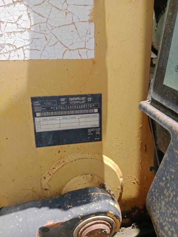 ขาย 195,000 รถตักหน้าหลังขุด CAT424D จอดนานทเอกสารมีขายตามสภาพ  สนใจติดต่อได้ครับ 090-772-3710 090-772-3708