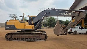 ขาย XXX,XXX VOLVO EC220DL เล่มทะเบียน ไฟฟ้าครบ เครื่องดี ปั้มแรง ช่วงล่างสวย 