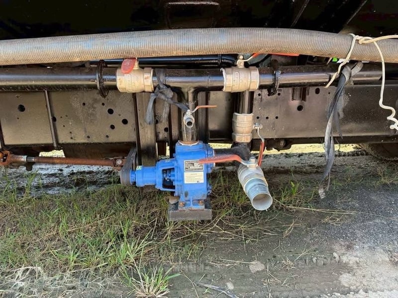 ขาย 490,000 รถ 6 ล้อบรรทุกน้ำ MITSUBISHI FUSO FP418J เครื่อง 225 แรง บรรจุน้ำ 8,000 ลิตร พร้อมระบบดูดน้ำ สเปรย์น้ำ พร้อมใช้ เครื่องดี ครัชซีสวย แอร์เย็น