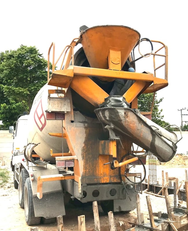 #ขายถูก 290,000 รถ 10 ล้อรถโม่ปูน HINO เครื่อง 290 แรง EF300 โม่ 6 คิว สวยรถพร้อมใช้งาน  สนใจติดต่อได้ครับ 090-772-3710 090-772-3708