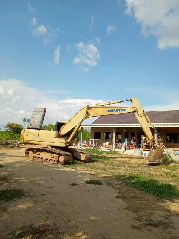 ขาย 450,000 KOMATSU pc 200-7 เล่มทะเบียน ไฟฟ้าครบ เครื่องดี ปั้มแรง เอวดี ช่วงล่างดี 