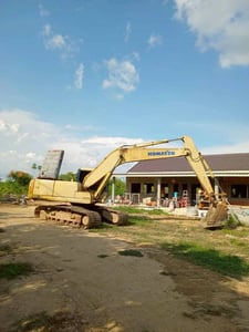 ขาย 450,000 KOMATSU pc 200-7 เล่มทะเบียน ไฟฟ้าครบ เครื่องดี ปั้มแรง เอวดี ช่วงล่างดี 