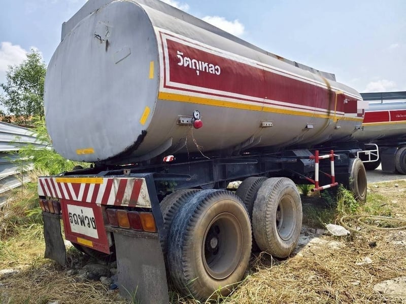 ขาย 129,000 ลูกพ่วงน้ำมันพืช 3 เพลา หรือเอาไปบรรทุกน้ำได้เลย ถังสวยมาก เอกสารเล่มทะเบียนพร้อมโอน 