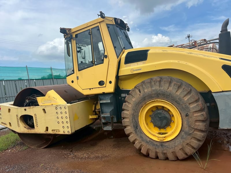 ขาย 1,950,000 รถบด 26 ตัน BOMAG BW 226 DH-4BVC 2 เพลา เครื่องดี ปั้มสั่นแรง เอวแน่น เอกสารเล่มทะเบียน 