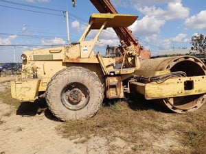 ขาย 595,000 รถบด 10 ตัน SAKAI 2 เพลา 2 เปลือกเรียบหุ้มหนาม เครื่องดีปั้มสั่นแรง เอวแน่น ยางดร รถพร้อมใช้ เล่มทะเบียนพร้อมโอน 