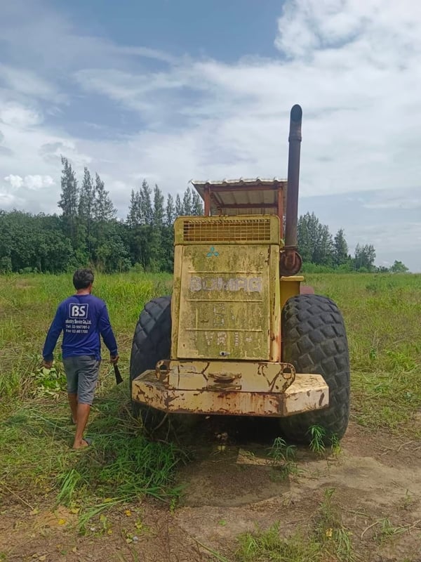 ขาย 285,000 BOMAG BW212-2 D เครื่องดี เกียร์แรง เอวแน่น รถพร้อมใช้งาน เอกสารอินวออยทร์ 