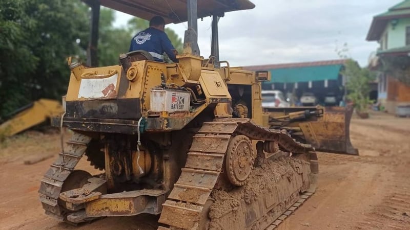 ขาย 395,000 รถแทรคเตอร์ CAT D 4 H เล่มทะเบียน เกียร์ตัดแรง เครื่องดี ช่วงล่างสวย