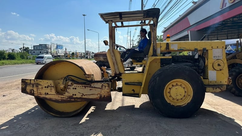 ขาย 350,000 รถบด เล่มทะเบียน BOMAG BW 212 D-2 เครื่องดี ปั้มสั่นแรง