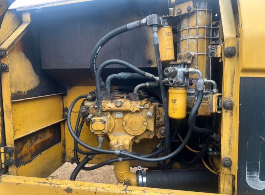 ขาย 390,000 CAT 320 C ไฟฟ้าครบ เครื่องดี ปั๊มแรง เอวแน่น  ช่วงล่างสวย  
