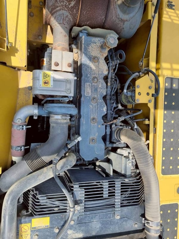 ขาย 1,250,000 รถแบคโฮ KOMATSU  PC 200-8 m o จอเหลืองกล้องหลัง พร้อมหัวเจาะแท้ komatsu พร้อมบุ้งกี๋ 1 ลูก  เอกสารเล่มทะเบียน รถพร้อมใช้งาน 