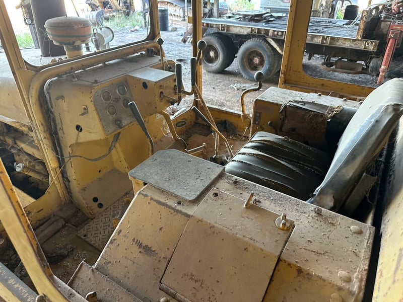 #ขายถูกยอดนิยม 485,000  รถแทรคเตอร์ เล่มทะเบียน CAT D5B เกียร์ตัดแรงแผ่นตีนเป็ด(แผ่นนอกแท้สวยๆ) เครื่องดี เกียร์แรง ช่วงล่างสวย