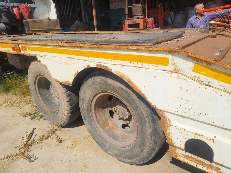 ขาย 185,000รถเทนเล่อร์ 12 ล้อ  ISUZU ใส่หัว HINO เครื่อง HINO EH 700- 168 แรง เพลาเดียว เครื่องเกียร์ HINO  ลงเล่มเรียบร้อย เอกสารทะเบียนขาด 1 ปี  