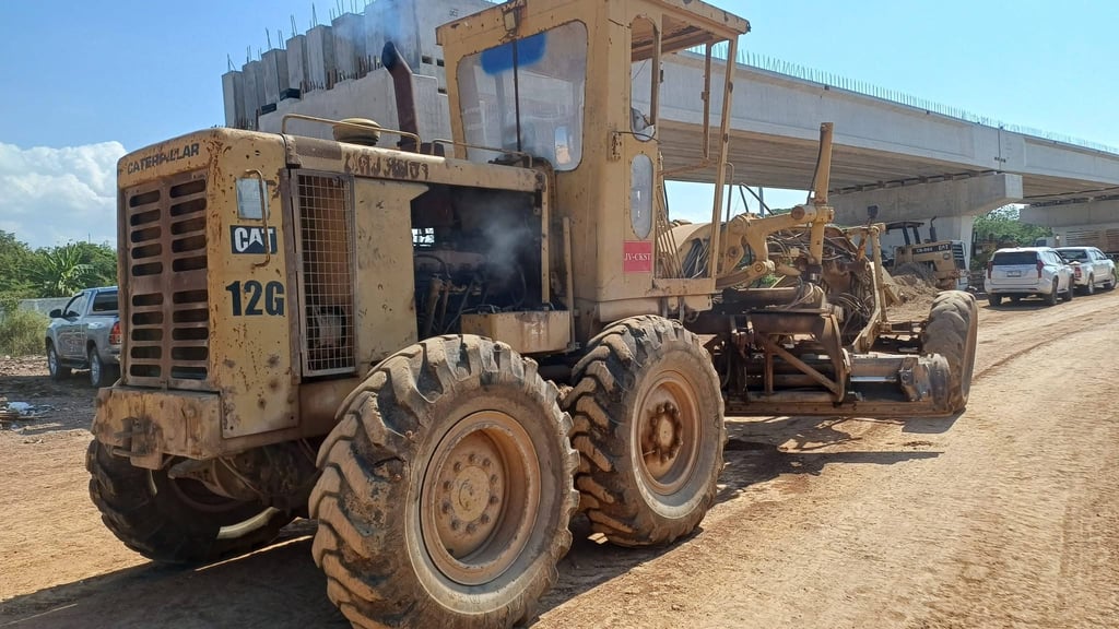 ขาย 550,000 รถเกรด CAT 12 G 61 M 6526 เครื่องดี เกียร์แรง ยางดี 