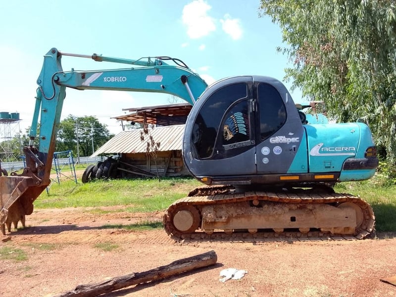 ขายแพคคู่ 395,000 คันที่ 1 KOBELCO SK200-3 คันที่ 2 KOBELCO SK100-5 รถใข้งานได้ 