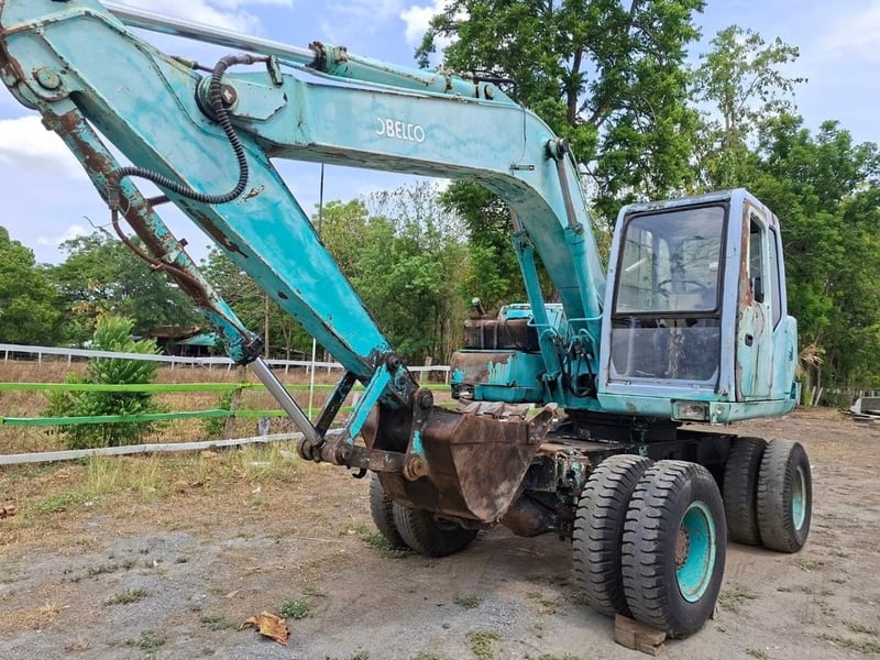 ขาย 295,000 KOBELCO SK100w เครื่องดี ปั๊มดี เอวแน่น สีไม่สวย รถพร้อมใช้งาน เอกสารเล่มทะเบียน 