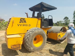 ขาย 395,000 รถบด STA VV900 D รถบดอัดสั่นสะเทือน หน้าเหล็กหลังยาง STA VV900 D 2 เพลา ขนาดประมาณ 10 ตัน ปี 43 