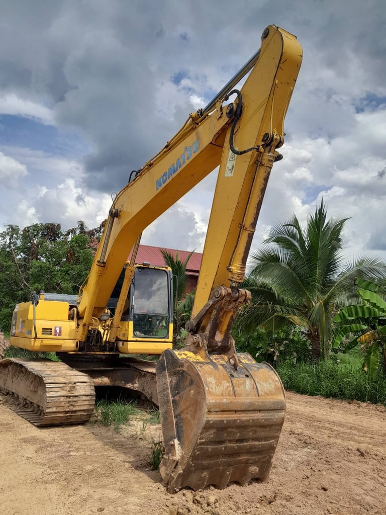 ขาย 495,000 KOMATSU pc 200-8 เล่มทะเบียน ไฟฟ้าครบ เครื่องดี ปั้มแรง เอวแน่น ช่วงล่างดี รถพร้อมใช้งาน 