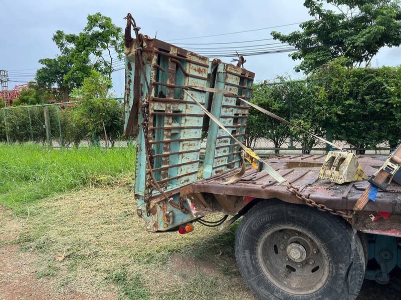 ขาย 375,000 หางโรเบท 2 เพลา พร้อมสะพานพับขึ้นลงรถ ครัชซีสวย ยางดี สะพานสวย หางกว้าง 2.50 ม.กางปีกข้างละ 25 ซม. ยาว 12 ม. พร้อมบรรไดไฮดอร์ลิคขึ้นรถ  