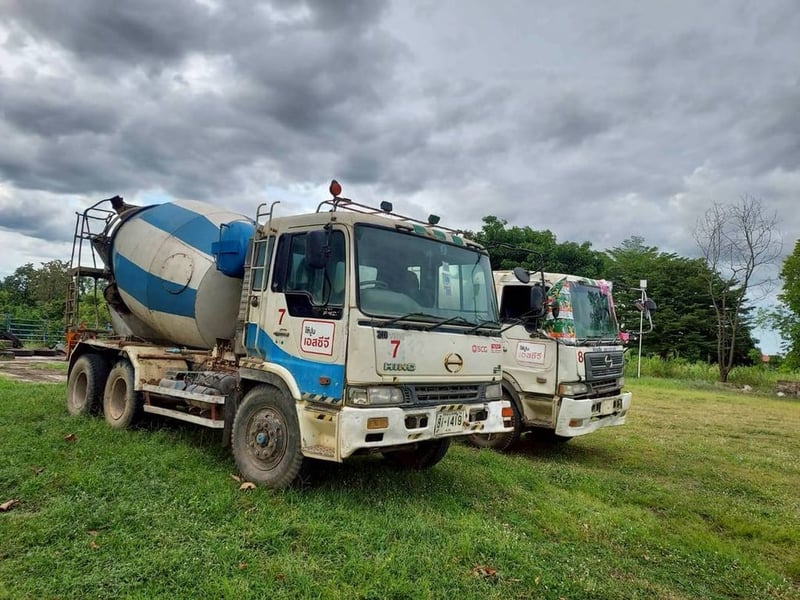 #ขายถูก รถโม่ปูน HINO PROFAI 2 คัน แยกได้ยกคู่ราคาพิเศษ เครื่อง p11 c 1 คัน โม่ 6 คิว โม่ตรง เครื่อง k 13 d 1 คัน โม่ 7 คิวโม่ตรง  เครื่องดีคัสซีสวยพร้อมใช้งาน 