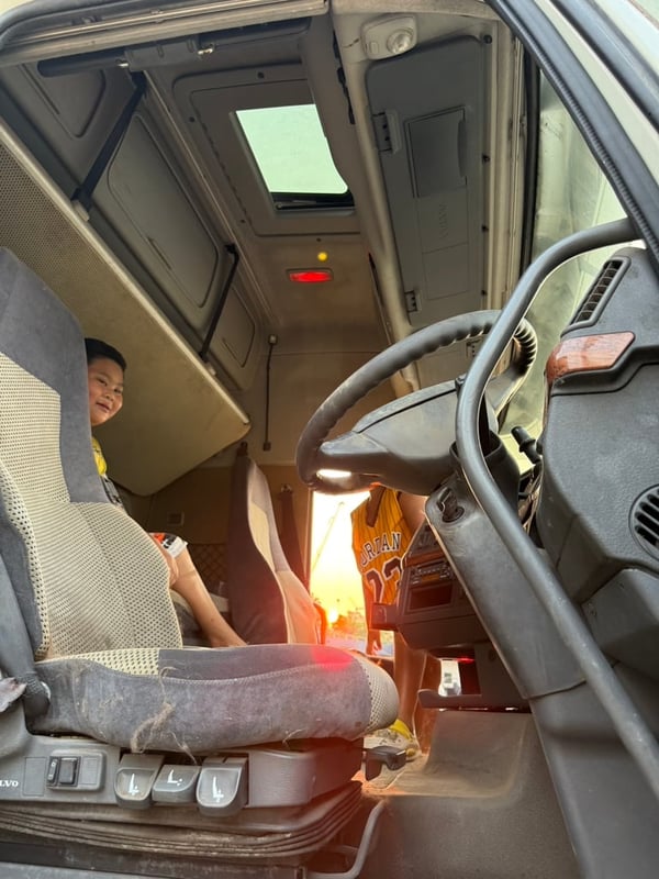 ขาย 450,000 หัวลาก VOLVO FH 480 เพลาเดียว ล้อยก หัวสองชั้นมีที่นอน หัวบาง ยางดี ครัชซีสวย (ยังไม่จดทะเบียน) 