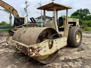 ขาย 395,000 รถบด 10 ตัน 2 เพลา BOMAG BW212 D2 🚩 เครื่อง MITSUBISHI 6D16-220 แรง 🚩 ระบบ สั่นหยาบ-ละเอียด พร้อมใช้  🚩 เอกสารเล่มทะเบียนพร้อมโอน สนใจติดต่อได้ครับ 090-772-3710 090-772-3708