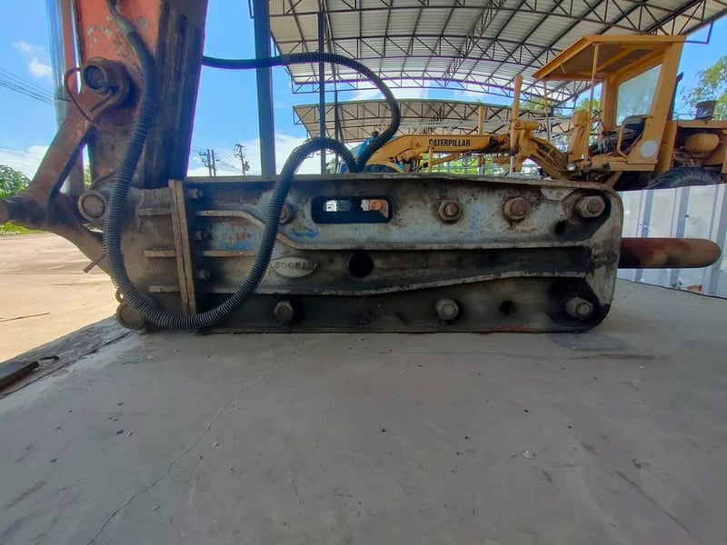 ขาย 490,000 แบคโฮพร้อมหัวเจาะ HITACHI ZX 200-1 เล่มทะเบียน ไฟฟ้าครบ เครื่องดี ปั้มแรง เอวดี ช่วงล่างแน่น พร้อมหัวเจาะ  