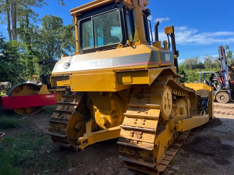 ขาย 1,500,000 รถแทรคเตอร์ เล่มทะเบียน CATERPILLAR D 6 R ตรวจเช็คระบบเรียบร้อย ด้วยอะไหล่แท้เมโท รถสวยพร้อมใช้งานเล่มทะเบียนพร้อมโอน  