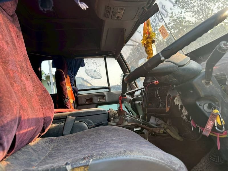 ขาย 195,000 รถ 10 ล้อดั้ม NISSAN CW 30 หัวบาง ยางดี ครัชซีสวย 2 เพลา รถพร้อมใช้ ขาย 195,000 รถ 10 ล้อดั้ม NISSAN CW 30 หัวบาง ยางดี ครัชซีสวย 2 เพลา รถพร้อมใช้