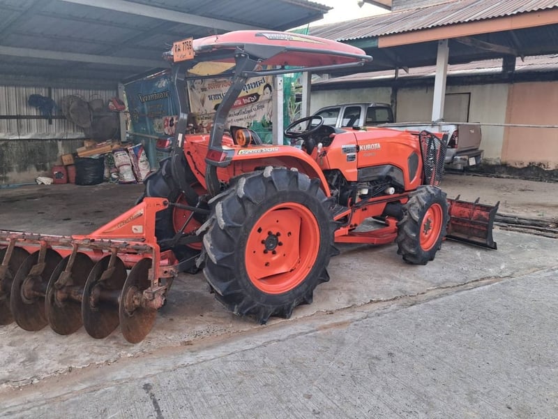 ขาย 365,000 รถไถ KUBOTA 5018 ปี 61 พร้อมอุปกรณ์ ใบมีดดันหน้า ผาน 5 รถพร้อมใช้งาน 