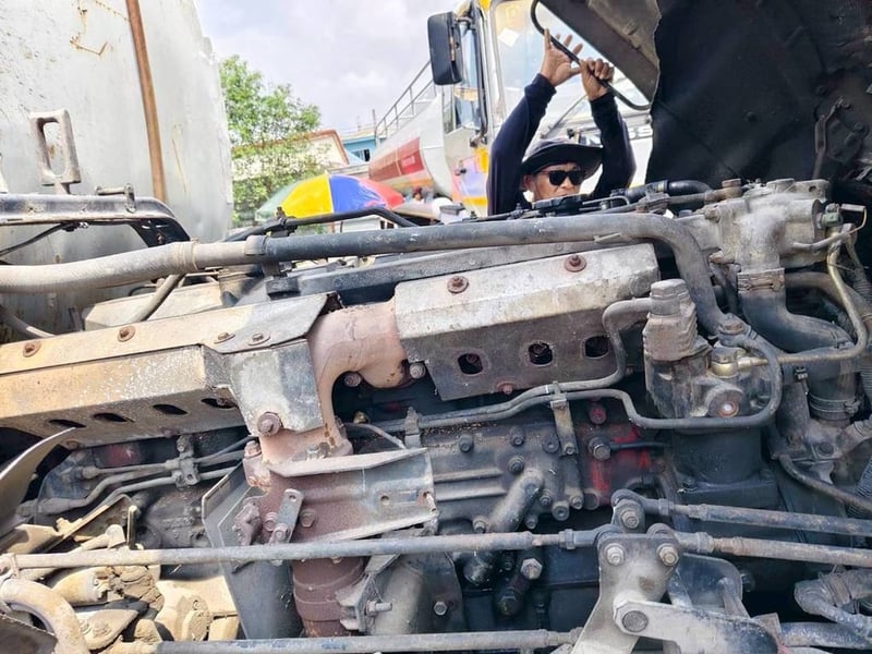 ขาย 680,000 รถบรรทุกของเหลว 10 ล้อ HINO FM 2 K 2 เพลา เครื่อง 260 แรง เครื่องดี เกียร์ดี คัทซีสวย ยางดี ขาย 680,000 รถบรรทุกของเหลว 10 ล้อ HINO FM 2 K 2 เพลา เครื่อง 260 แรง เครื่องดี เกียร์ดี คัทซีสวย ยางดี