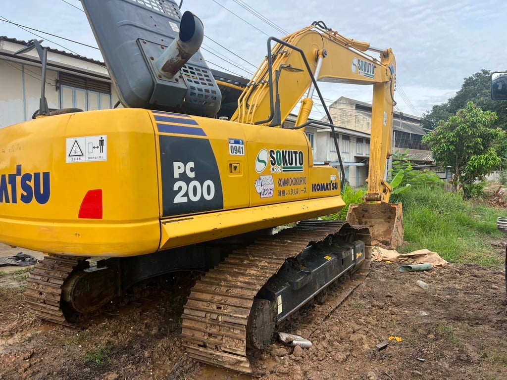 ขาย 695,000 KOMATSU. pc 200-8 ไฟฟ้าครบ เครื่องดี ปั้มแรง เอวแน่น ช่วงล่างสวย ขาย 695,000 KOMATSU. pc 200-8 ไฟฟ้าครบ เครื่องดี ปั้มแรง เอวแน่น ช่วงล่างสวย
