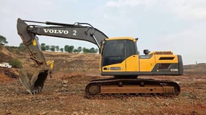 ขาย XXX,XXX VOLVO EC220DL เล่มทะเบียน ไฟฟ้าครบ เครื่องดี ปั้มแรง ช่วงล่างสวย 