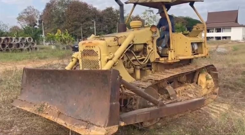 ขาย 285,000 รถแทนตเตอร์ CAT D 4 E เล่มทะเบียน เครื่องดี เกียร์ตัดแรง ช่วงล่างสวย 