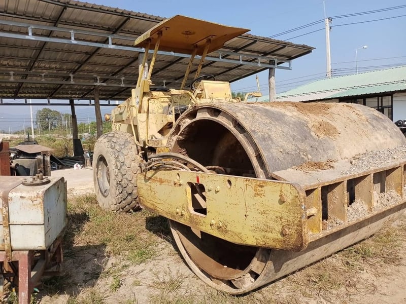 ขาย 595,000 รถบด 10 ตัน SAKAI 2 เพลา 2 เปลือกเรียบหุ้มหนาม เครื่องดีปั้มสั่นแรง เอวแน่น ยางดร รถพร้อมใช้ เล่มทะเบียนพร้อมโอน 