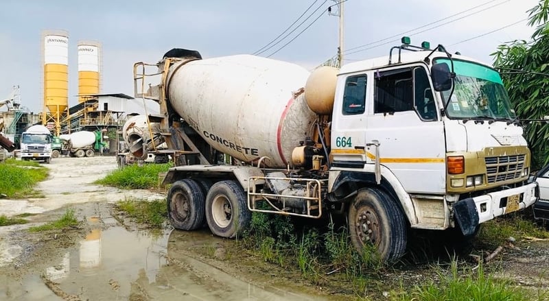 #ขายถูก 290,000 รถ 10 ล้อรถโม่ปูน HINO เครื่อง 290 แรง EF300 โม่ 6 คิว สวยรถพร้อมใช้งาน  สนใจติดต่อได้ครับ 090-772-3710 090-772-3708