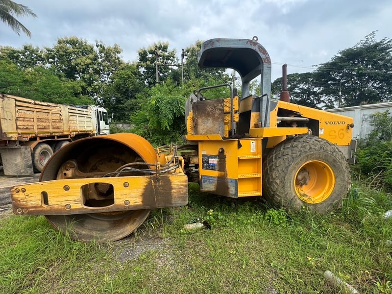 ขาย 590,000 รถบด 10 ตัน VOLVO SD100DC 2 เพลา เครื่องดี ปั้มสั่นแรง เอวแน่น ยางดี 