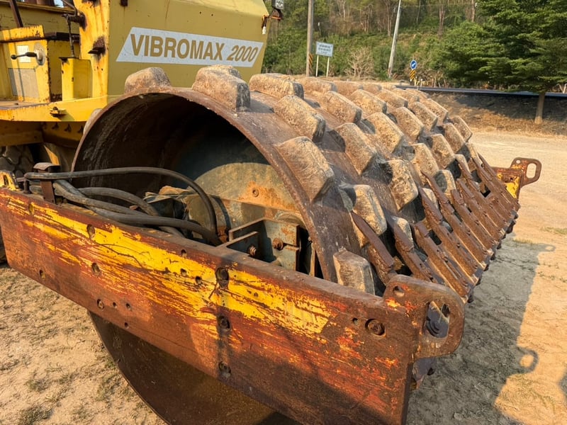 ขาย 275,000 บดสั่นสะเทือน 10 ตัน  วายโบแมค 2000 W1102 D  2 เพลา เปลือกหนาม 