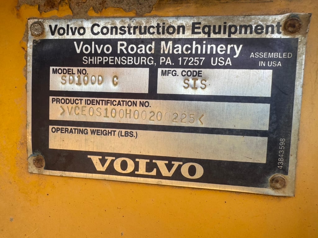 ขาย 590,000 รถบด 10 ตัน VOLVO SD100DC 2 เพลา เครื่องดี ปั้มสั่นแรง เอวแน่น ยางดี ขาย 590,000 รถบด 10 ตัน VOLVO SD100DC 2 เพลา เครื่องดี ปั้มสั่นแรง เอวแน่น ยางดี