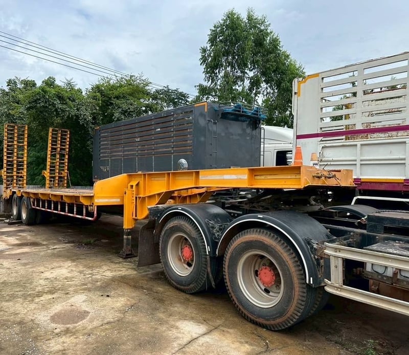 ขาย 295,000 หางโรเบท 2 เพลา พร้อมบรรไดไฮดอลิค ขึ้นรถ ครัชซีสวย กว้าง 2.50 เมตร ยาว 12.50 เมตร 