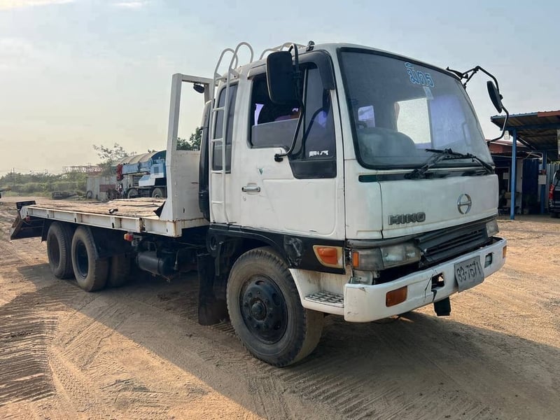 ขาย 245,000 HINO FL 187 เครื่อง HO7C-180 แรง สิบล้อเทนเลอหางปลา เหล็ก H บีมร้อยคาน แข็งแรง ขึ้นรถขนาด 200 ได้เลย หัวบาง ยางดี ครัชซีสวย เพลาเดียว 