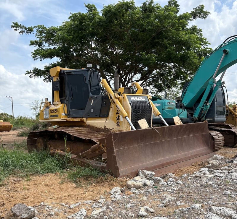 ขาย 1,690,000 รถแทรคเตอร์ นำเข้า ปี 2023 🚜🚜 🚩🚩ทำงาน 16,xxx ชั่วโมง ตู้เก๋ง แอร์เย็น🚩🚩 Komatsu D65PX-15CEO ✅เกียร์ทอล์ค แรง ✅เครื่องดี ขาย 1,690,000 รถแทรคเตอร์ นำเข้า ปี 2023 🚜🚜 🚩🚩ทำงาน 16,xxx ชั่วโมง ตู้เก๋ง แอร์เย็น🚩🚩 Komatsu D65PX-15CEO ✅เกียร์ทอล์ค แรง ✅เครื่องดี