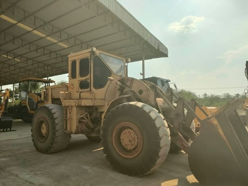 ขายถูก 380,000 รถตักล้อยาง  CAT 966C มี 2 คัน    รถตักล้อยาง CAT 966C เครื่องยนต์ CAT 3306