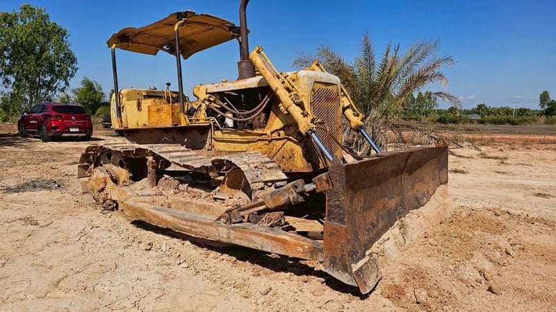 #ขายถูก  95,000 รถแทรคเตอร์ CAT D 4 เครื่องดี เกียร์ตัดแรง ช่วงล่างดี