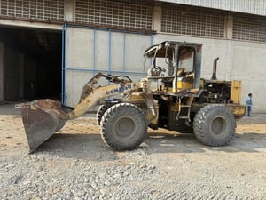 ขาย 265,000 รถตักล้อยาง KOMATSU WA 200-1 เครื่องดี ปั้มยกแรง เกียร์แรง เอวแน่น ยางสวย 