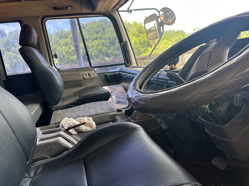 ขาย 550,000 รถ 10 ล้อ บรรทุกน้ำ เพลาเดียว HINO FM1 M หัวบาง ยางดี ครีชซีสวย อุปกรณ์ดูดน้ำ สเปรย์หลัง ขาย 550,000 รถ 10 ล้อ บรรทุกน้ำ เพลาเดียว HINO FM1 M หัวบาง ยางดี ครีชซีสวย อุปกรณ์ดูดน้ำ สเปรย์หลัง