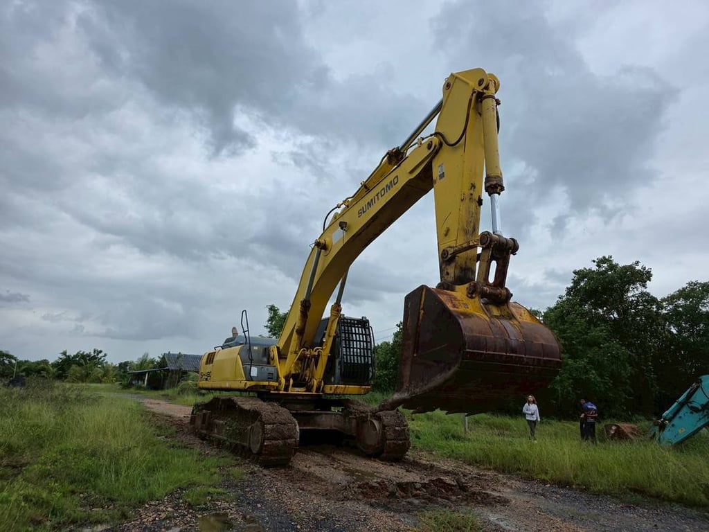ขายด่วน 950,000 บาท SUMITOMO SH480 F5 เครื่องดี ปั๊มแรง เอวแน่น ช่วงล่างเต็ม ระบบดี รถสวยพร้อมใช้งาน   