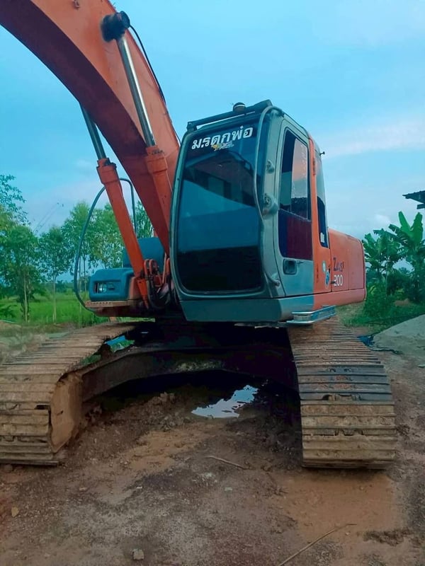 ขาย 490,000 HITACHI ZX 200-1 เล่มทะเบียน ไฟฟ้าครบ เครื่องดี ปั้มแรง เอวแน่น ช่วงล่างแน่น