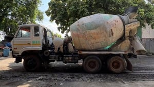 #ขายถูกด่วน  รถโม่ปูน 6 คิว NISSAN ปั้มโม่ปูนยี่ห้อซิสค่อม 